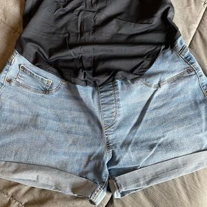 Levi Maternity shorts.